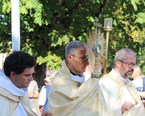 2022.08.19-lourdes-processioneucharistique 15
