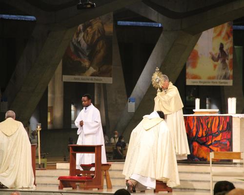 2022.08.19-lourdes-processioneucharistique 25