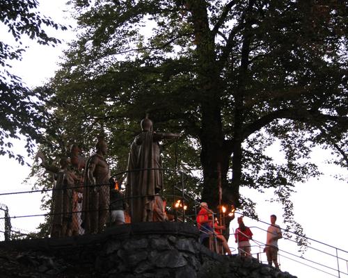 2022.08.19-lourdes-chemindecroixjeunes 3