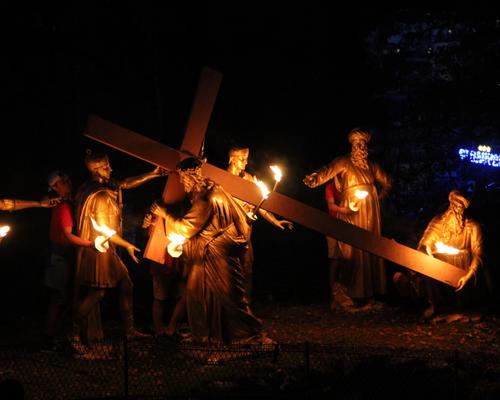2022.08.19-lourdes-chemindecroixjeunes 7