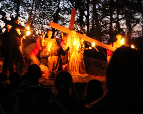 2022.08.19-lourdes-chemindecroixjeunes 8