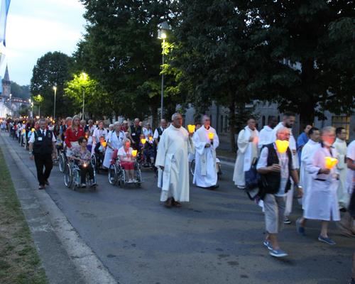 2022.08.20-lourdes-processionmariale 3