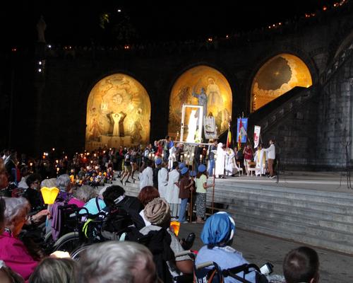 2022.08.20-lourdes-processionmariale 12