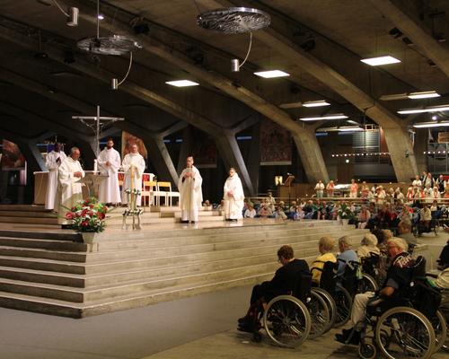 2022.08.22-lourdes-onctiondesmalades 20
