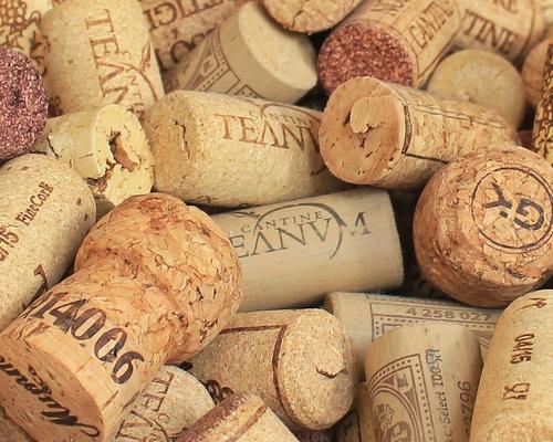 champagne-corks-g7eb7b3ddb_1920
