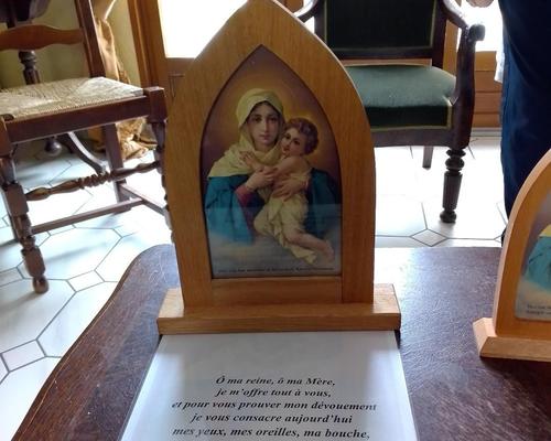 Vierge pelerine 1