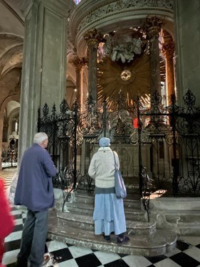Soeur Paesie - visite de la cathedrale