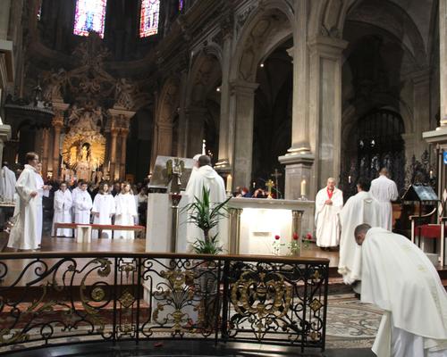 Confirmation servants autel 2022 cathédrale