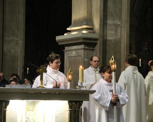 Confirmation servants autel 2022 cathédrale 7
