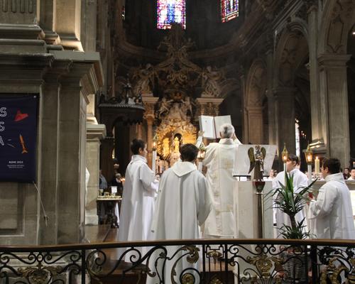 Confirmation servants autel 2022 cathédrale 13