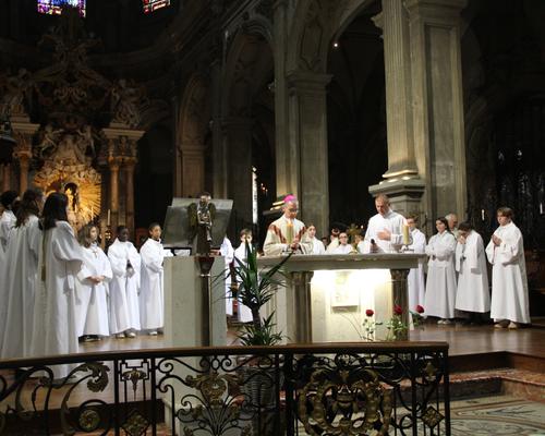 Confirmation servants autel 2022 cathédrale 18