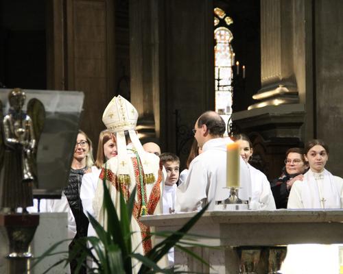 Confirmation servants autel 2022 cathédrale 24