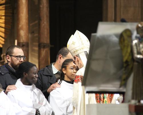Confirmation servants autel 2022 cathédrale 25