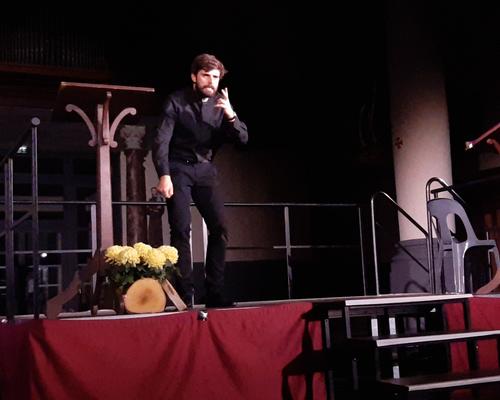 20221208 spectacle M.cure fait sa crise 4