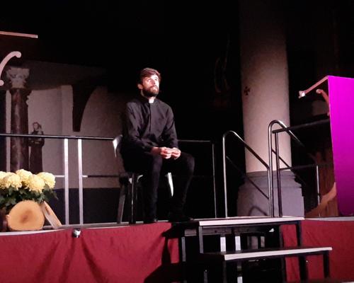 20221208 spectacle M.cure fait sa crise 6