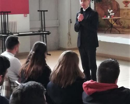 Accueil Fiancés par Mgr 2023 03 12 (1)