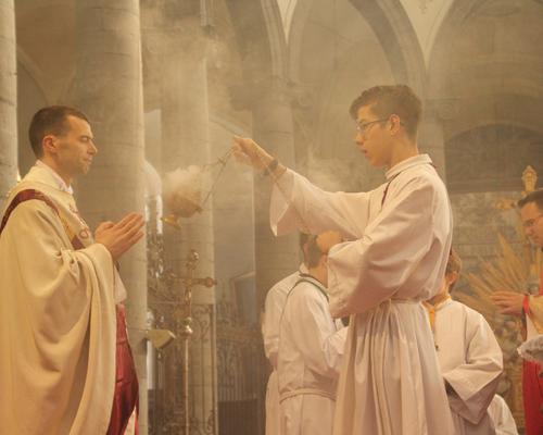 Encensement du prêtre