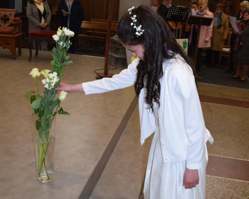 2023-04-29 premières communions à Bousies 7