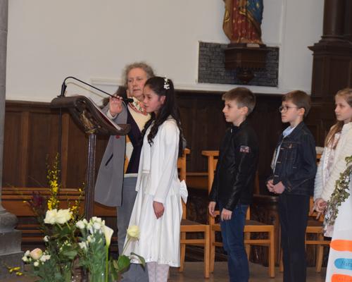 2023-04-29 premières communions à Bousies 15