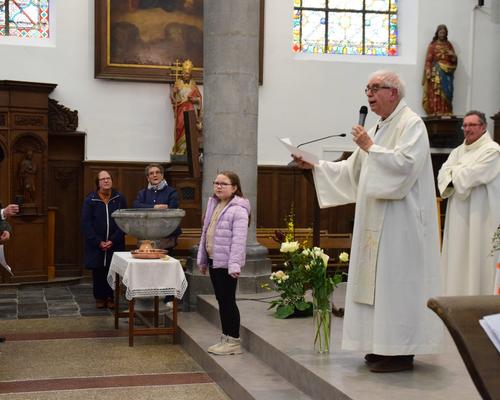 2023-04-29 premières communions à Bousies 19
