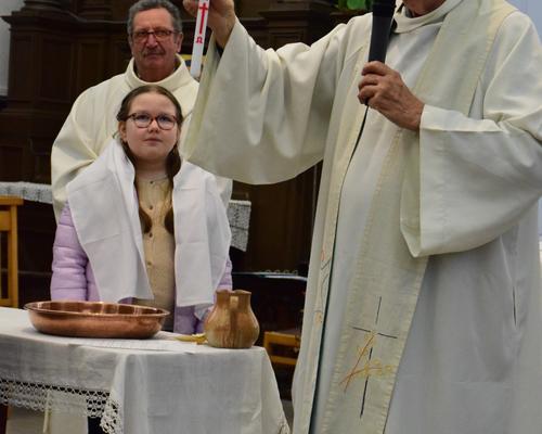 2023-04-29 premières communions à Bousies 27