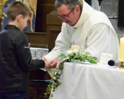 2023-04-29 premières communions à Bousies 33