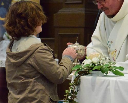 2023-04-29 premières communions à Bousies 35