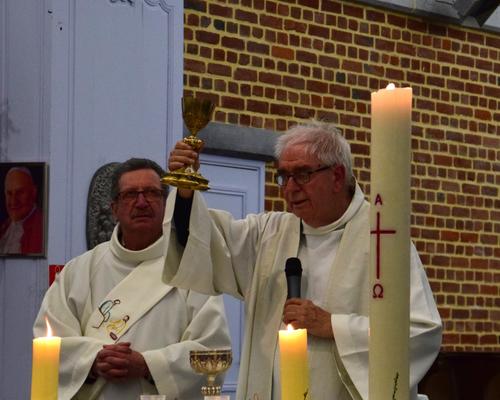 2023-04-29 premières communions à Bousies 39