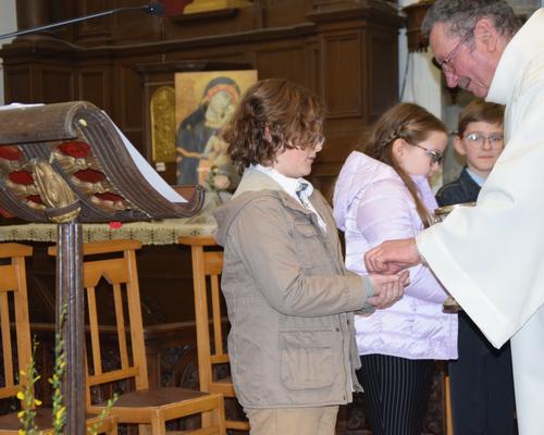 2023-04-29 premières communions à Bousies 45