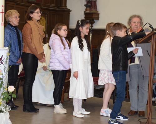 2023-04-29 premières communions à Bousies 46