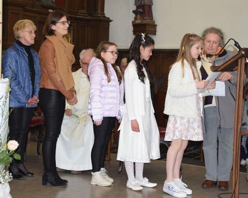2023-04-29 premières communions à Bousies 47