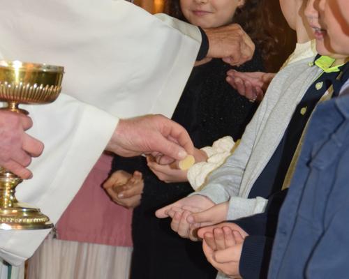 2023-05-07 Premières communions à Landrecies 56