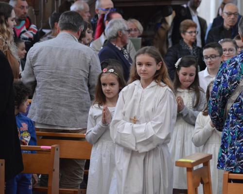 premières communions beauvois2023 6