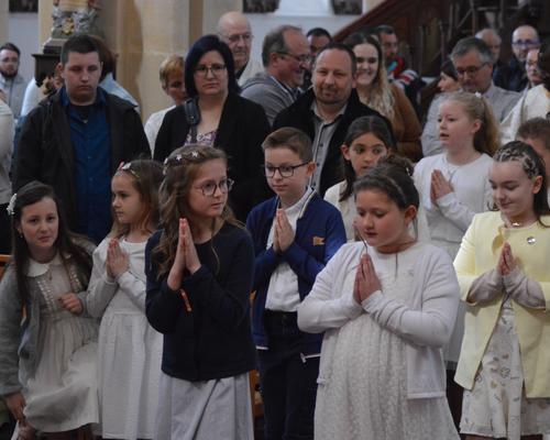 premières communions beauvois2023 14