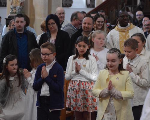 premières communions beauvois2023 15