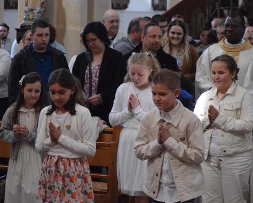 premières communions beauvois2023 16