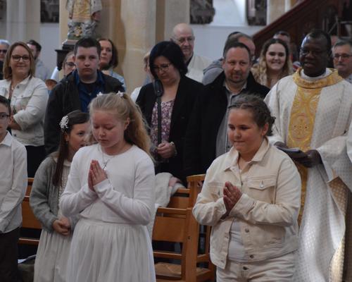 premières communions beauvois2023 17