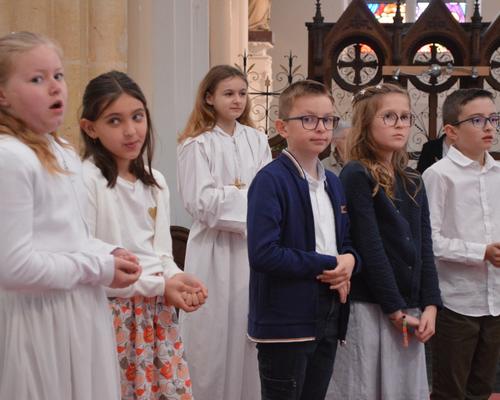 premières communions beauvois2023 47