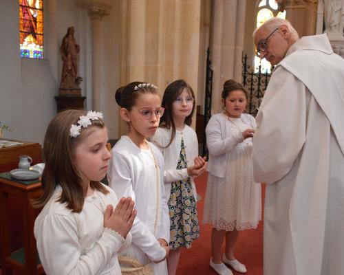 premières communions beauvois2023 57