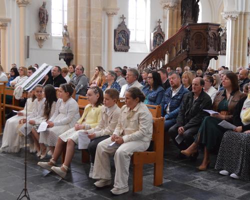 premières communions beauvois2023 65