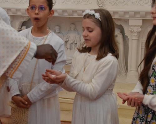 premières communions beauvois2023 59