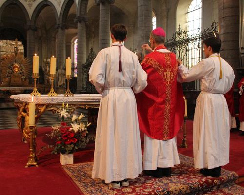 Encensement de l'autel