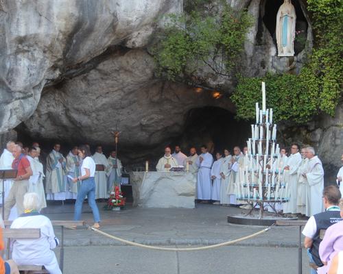 lourdes2023-messegrotte-19.08.23 8