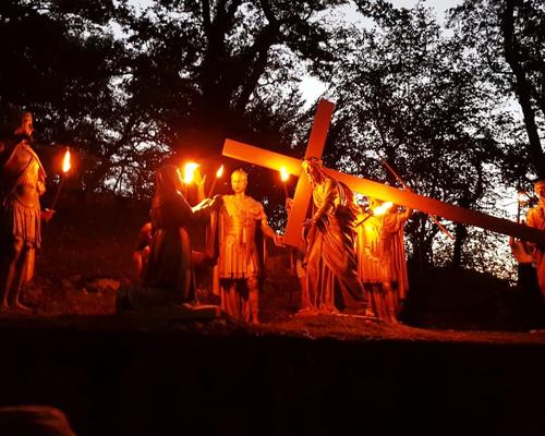 lourdes2023-chemincroixflambeaux-19.08.23 4