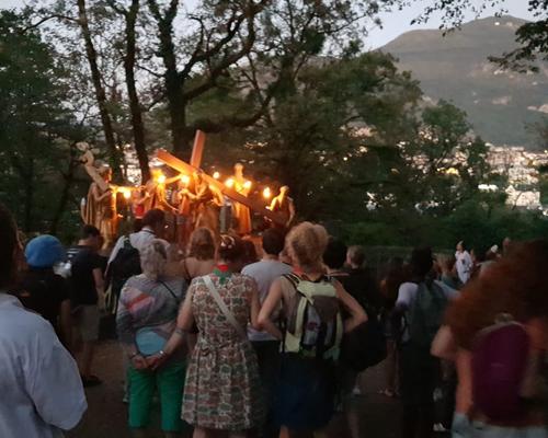 lourdes2023-chemincroixflambeaux-19.08.23 6