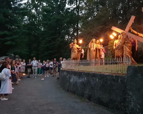 lourdes2023-chemincroixflambeaux-19.08.23 9