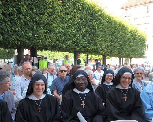 2023 08 15 Messe parvis cath  (3)