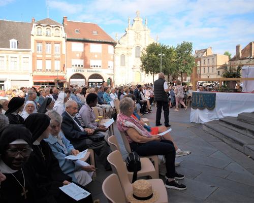 2023 08 15 Messe parvis cath  (5)