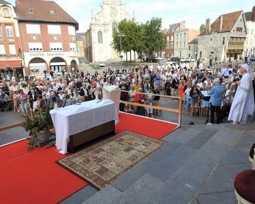 2023 08 15 Messe parvis cath  (12)