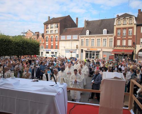 2023 08 15 Messe parvis cath  (16)